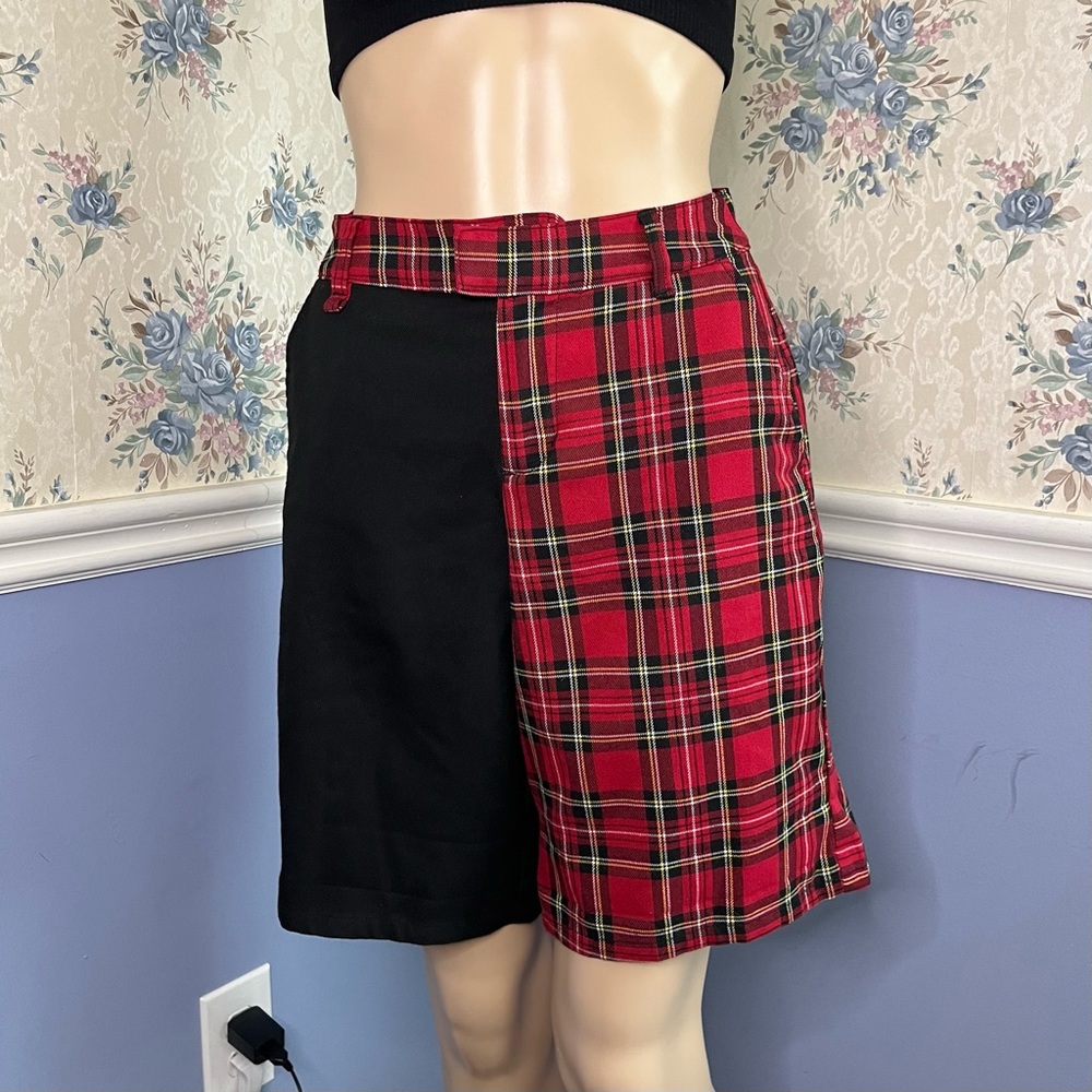 Hot Topic Split Red Plaid & Black Bermuda Shorts, goth punk emo grunge, Size S